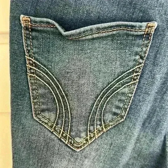 Hollister Ultra High-Rise Super Skinny Jeans - Picture 3 of 14